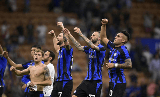 卡恩：近13个赛季德甲拜仁12次夺冠，从长远看这是不健康的（卡恩：拜仁近13季12冠，长期一家独大不利德甲健康）