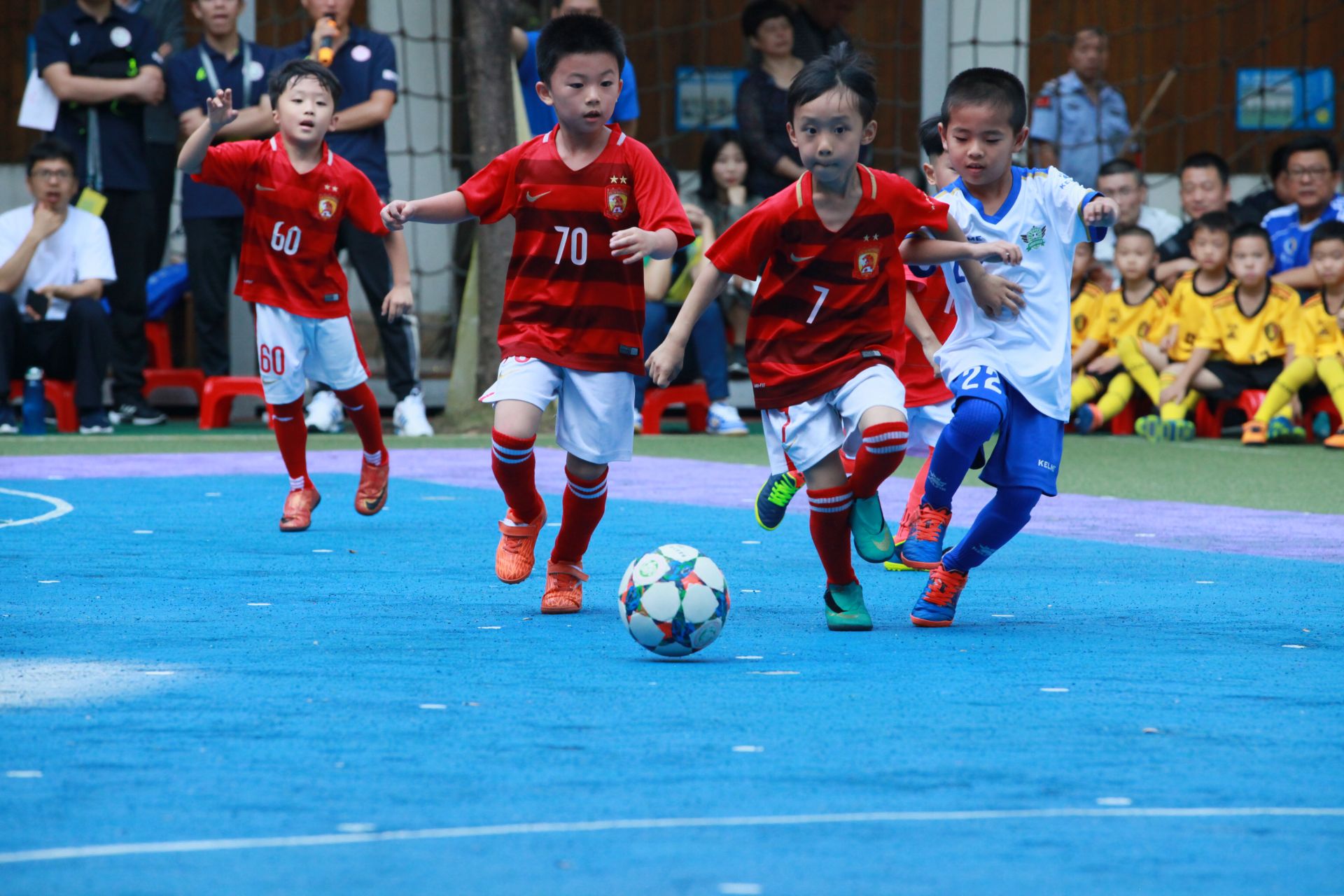 灰熊明日战爵士：莫兰特升级为出战成疑，马尔卡宁有望复出（灰熊明日对阵爵士：莫兰特状态升至出战成疑，马尔卡宁有望回归）