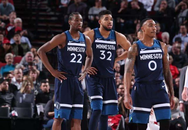 618万人次“涌入”球场，中超球市迈进“最好的时代”（618万人次入场观赛，中超球市步入黄金时代）