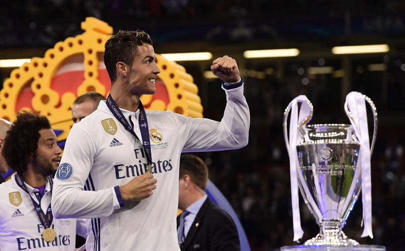 半场战报：博洛尼亚1-2克雷莫内塞，奥尔索利尼点射，瓦尔迪、帕耶罗破门（半场战况：博洛尼亚1-2暂落后克雷莫内塞，奥尔索利尼点球得分，瓦尔迪与帕耶罗破门）