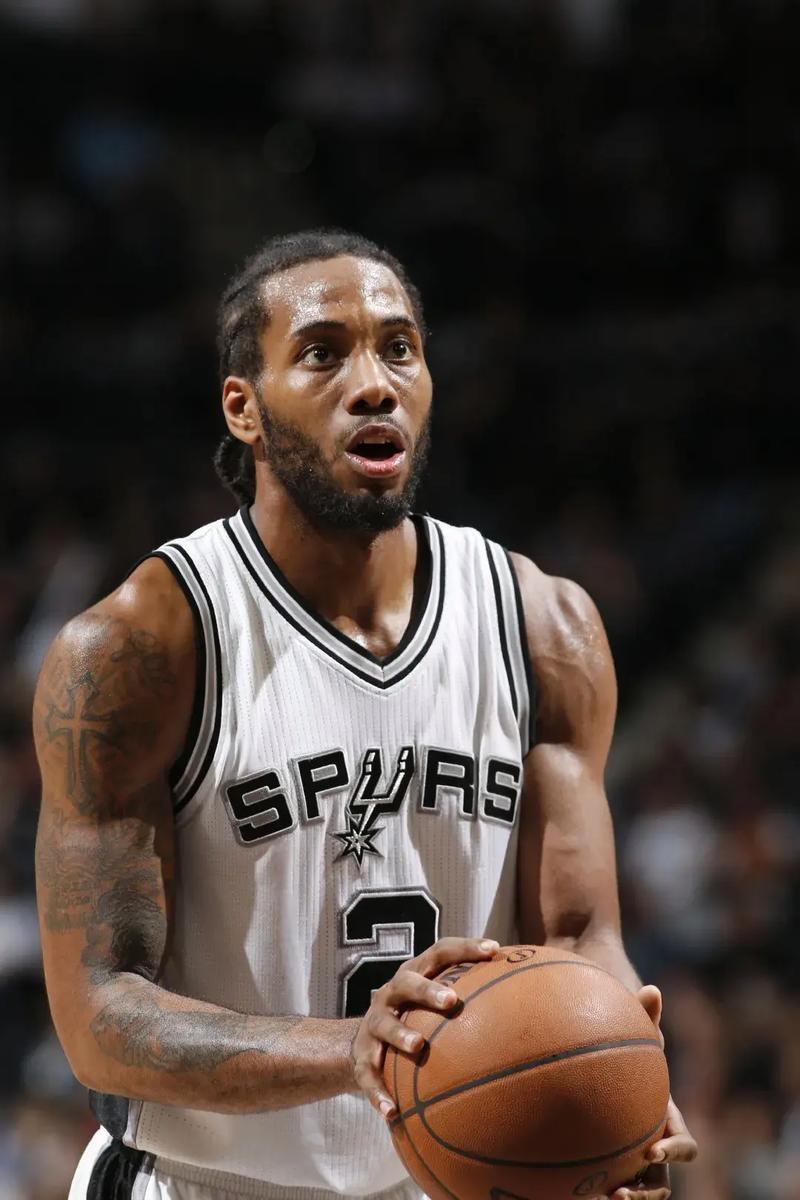 2025／26赛季英超：雪上加霜！曼联核心三人伤缺水晶宫硬仗（英超2025／26：曼联三大核心伤停，水晶宫恶战前再遭打击）