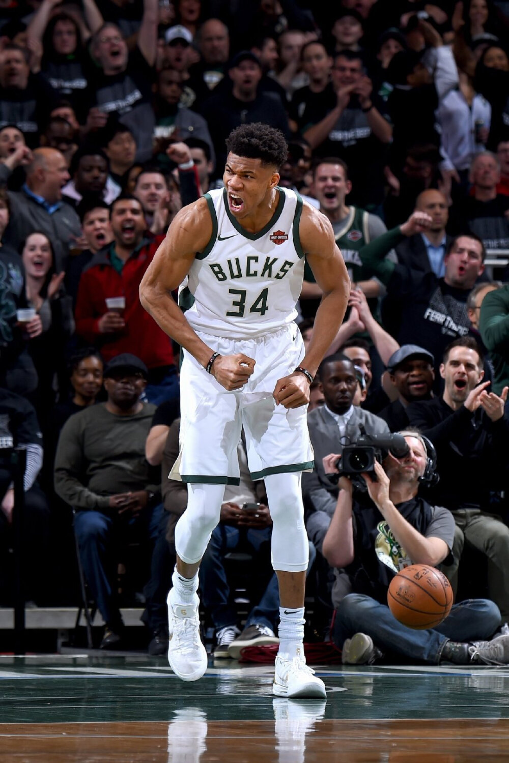 图片报：米兰对金玟哉感兴趣，在今夏就曾观察过他（图片报：米兰有意金玟哉，今夏已对其考察）