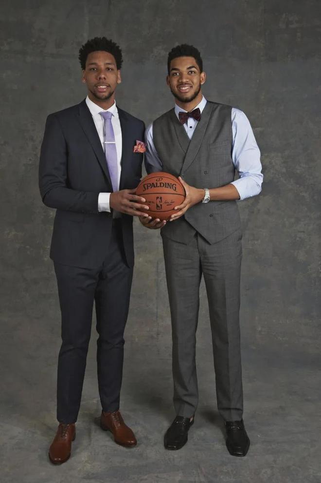 有惊无险！骑士末节保持韧性，米切尔带队完成17分大逆转（险中取胜！骑士末节韧性爆发，米切尔率队上演17分大翻盘）