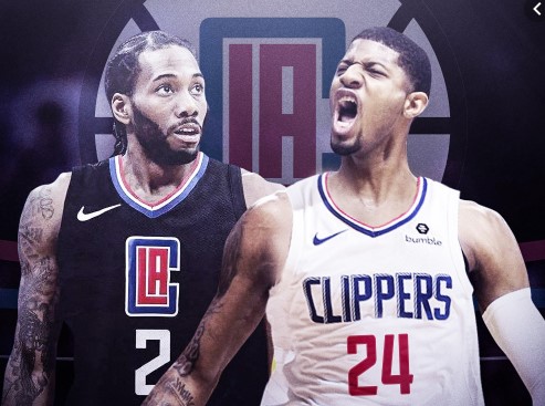 板凳发力！哈克斯替补9中5砍半场最高14分外加4板3助2断（替补火力全开！哈克斯9投5中半场拿下14分并贡献4板3助2断）