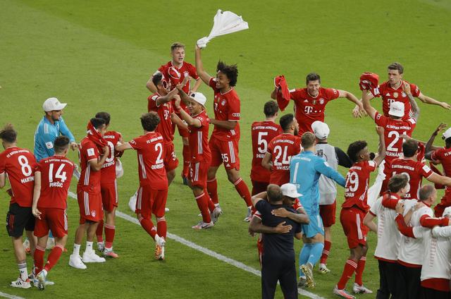 山东泰山达成中国顶级联赛总积分1500分里程碑，为中超首队（山东泰山总积分破1500分，成中超首队达成顶级联赛里程碑）