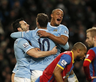 记者：于汉超参加教练员培训班，冬训时以助教身份与申花会合（记者称于汉超正参加教练员培训，冬训将以助教身份与申花汇合）