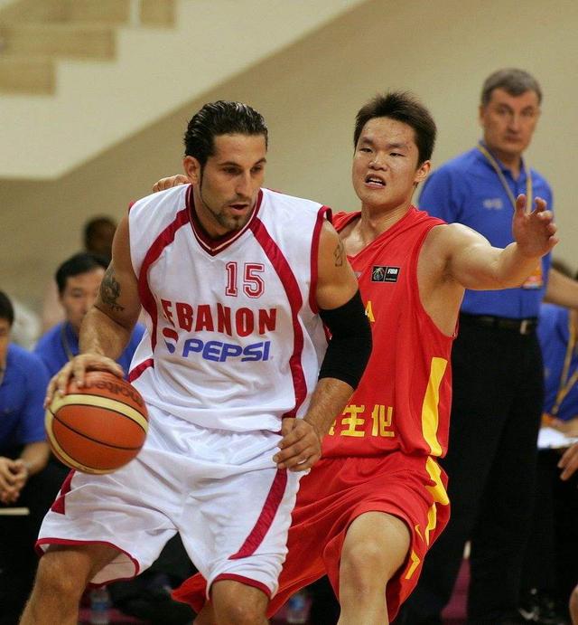 西甲半场：伦布雷拉斯闪击，亚马尔破门，巴萨2-1阿拉维斯（西甲半场战报：伦布雷拉斯闪击，亚马尔破门，巴萨2-1暂领先阿拉维斯）