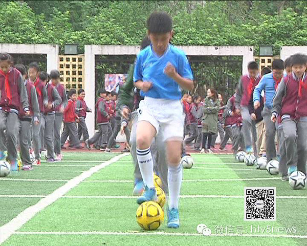 莱奥：阿莱格里对我没有太多具体要求，只是让我保持自由发挥（莱奥：阿莱格里没有给我过多具体指示，只希望我自由发挥）