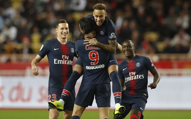 拜仁莱万多夫斯基关键进球锁定胜局（莱万多夫斯基制胜一球助拜仁取胜）