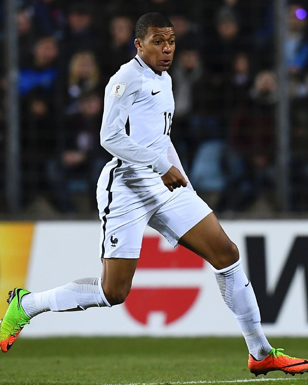 西甲召开股东大会，25／26赛季预算草案获大部分俱乐部支持（西甲举行股东大会，25／26赛季预算案获多数俱乐部认可）