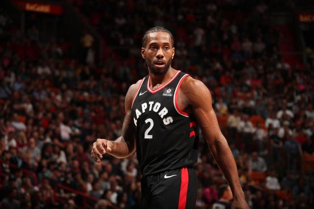 状态火热！文班亚马替补15中10轰26分12板（手感火热！文班亚马替补出场15投10中砍下26分12篮板）